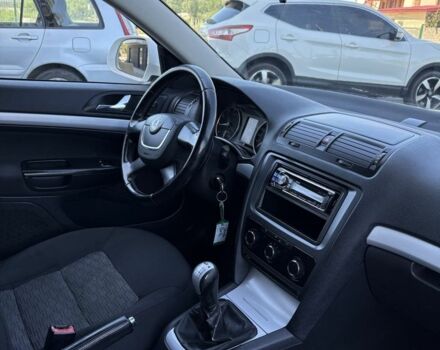 Білий Шкода Октавія, об'ємом двигуна 1.8 л та пробігом 204 тис. км за 6499 $, фото 7 на Automoto.ua