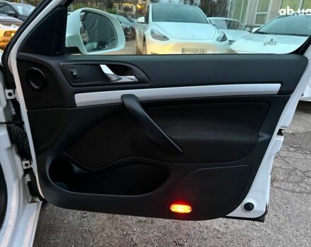 Белый Шкода Октавия, объемом двигателя 1.8 л и пробегом 316 тыс. км за 7290 $, фото 17 на Automoto.ua