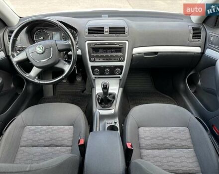 Белый Шкода Октавия, объемом двигателя 1.6 л и пробегом 220 тыс. км за 7900 $, фото 17 на Automoto.ua