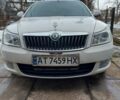 Белый Шкода Октавия, объемом двигателя 1.6 л и пробегом 238 тыс. км за 9500 $, фото 1 на Automoto.ua