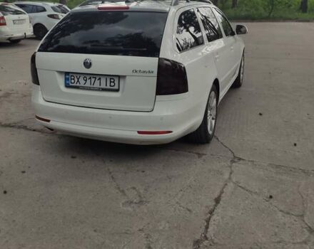 Белый Шкода Октавия, объемом двигателя 1.6 л и пробегом 301 тыс. км за 8600 $, фото 1 на Automoto.ua