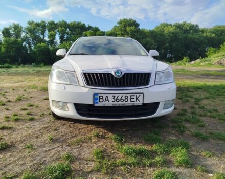 Білий Шкода Октавія, об'ємом двигуна 1.8 л та пробігом 250 тис. км за 8000 $, фото 5 на Automoto.ua