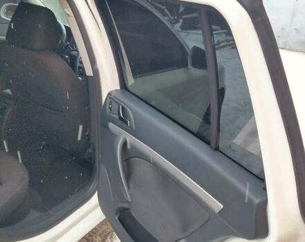 Шкода Октавия 2011 в Ирпене на Automoto.ua Белый Шкода Октавия, объемом двигателя 2 л и пробегом 299 тыс. км за 9000 $, фото 7 на Automoto.ua