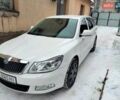 Шкода Октавия 2011 в Ирпене на Automoto.ua Белый Шкода Октавия, объемом двигателя 2 л и пробегом 299 тыс. км за 9000 $, фото 5 на Automoto.ua