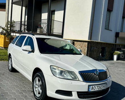 Белый Шкода Октавия, объемом двигателя 1.6 л и пробегом 220 тыс. км за 7500 $, фото 3 на Automoto.ua