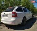 Белый Шкода Октавия, объемом двигателя 1.6 л и пробегом 269 тыс. км за 8000 $, фото 1 на Automoto.ua