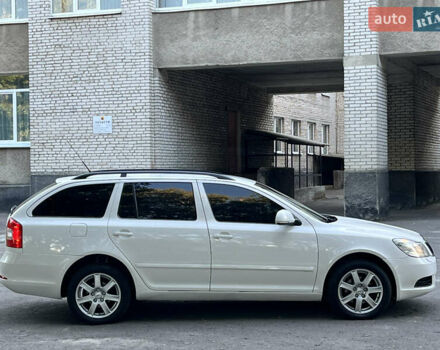 Білий Шкода Октавія, об'ємом двигуна 1.6 л та пробігом 261 тис. км за 7400 $, фото 11 на Automoto.ua