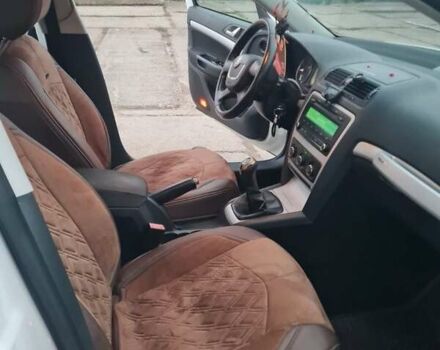 Шкода Октавия 2011 в Новом Буге на Automoto.ua Белый Шкода Октавия, объемом двигателя 1.8 л и пробегом 255 тыс. км за 8000 $, фото 9 на Automoto.ua