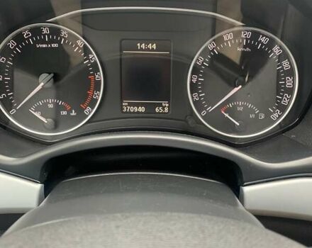 Белый Шкода Октавия, объемом двигателя 2 л и пробегом 371 тыс. км за 9600 $, фото 22 на Automoto.ua