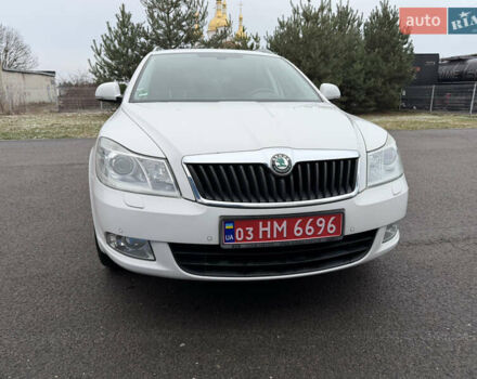 Белый Шкода Октавия, объемом двигателя 1.8 л и пробегом 231 тыс. км за 9100 $, фото 6 на Automoto.ua