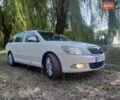 Белый Шкода Октавия, объемом двигателя 1.97 л и пробегом 302 тыс. км за 8800 $, фото 1 на Automoto.ua