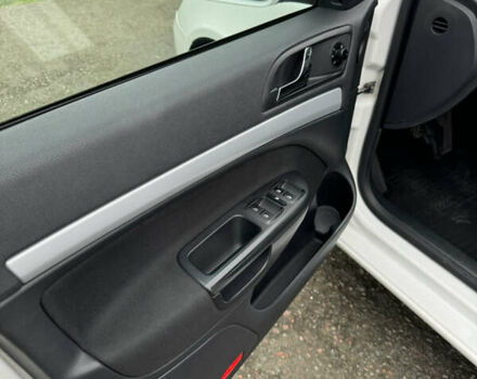 Білий Шкода Октавія, об'ємом двигуна 1.6 л та пробігом 183 тис. км за 7400 $, фото 25 на Automoto.ua