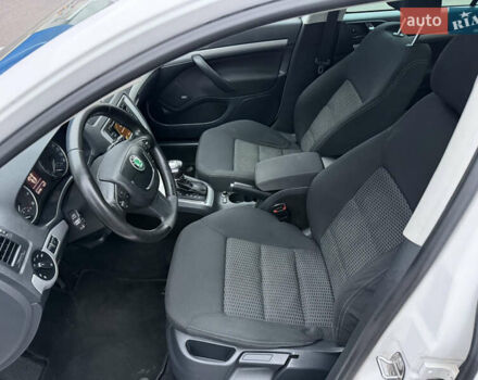 Белый Шкода Октавия, объемом двигателя 1.8 л и пробегом 231 тыс. км за 9100 $, фото 39 на Automoto.ua