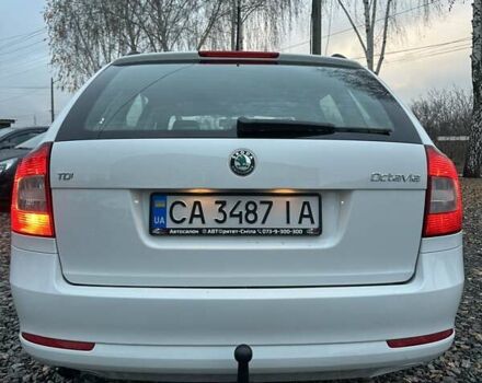 Білий Шкода Октавія, об'ємом двигуна 1.6 л та пробігом 244 тис. км за 7800 $, фото 12 на Automoto.ua