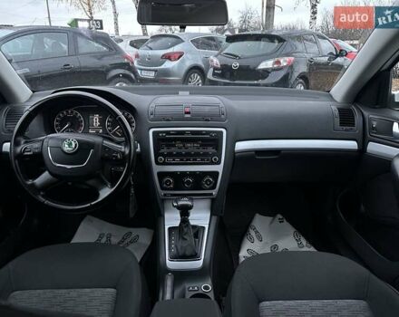 Білий Шкода Октавія, об'ємом двигуна 1.6 л та пробігом 244 тис. км за 7800 $, фото 19 на Automoto.ua