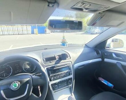Білий Шкода Октавія, об'ємом двигуна 1.39 л та пробігом 250 тис. км за 7500 $, фото 37 на Automoto.ua