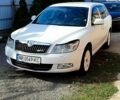 Белый Шкода Октавия, объемом двигателя 1.6 л и пробегом 204 тыс. км за 8600 $, фото 1 на Automoto.ua
