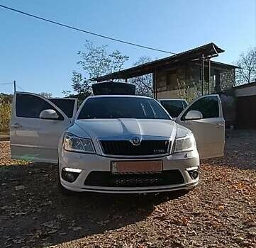 Білий Шкода Октавія, об'ємом двигуна 2.01 л та пробігом 295 тис. км за 9300 $, фото 18 на Automoto.ua