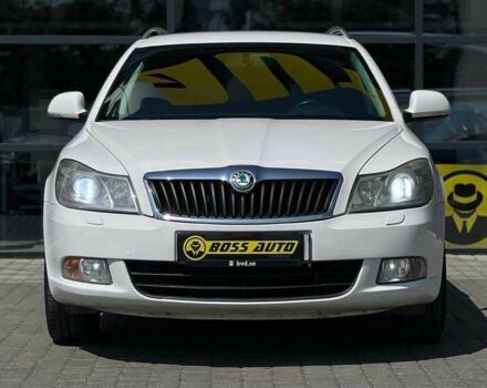 Білий Шкода Октавія, об'ємом двигуна 1.6 л та пробігом 320 тис. км за 8000 $, фото 1 на Automoto.ua