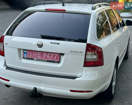 Білий Шкода Октавія, об'ємом двигуна 1.6 л та пробігом 261 тис. км за 7400 $, фото 27 на Automoto.ua