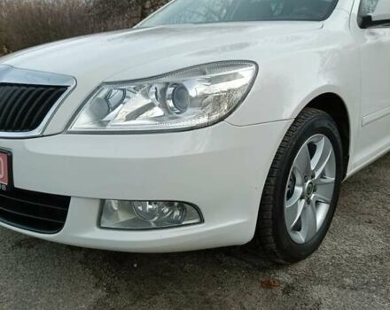 Белый Шкода Октавия, объемом двигателя 1.8 л и пробегом 173 тыс. км за 8950 $, фото 1 на Automoto.ua