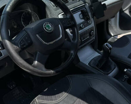 Белый Шкода Октавия, объемом двигателя 1.97 л и пробегом 265 тыс. км за 8300 $, фото 9 на Automoto.ua