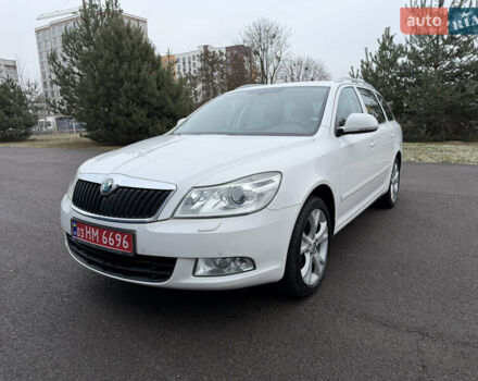 Белый Шкода Октавия, объемом двигателя 1.8 л и пробегом 231 тыс. км за 9100 $, фото 2 на Automoto.ua