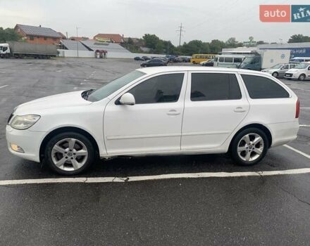 Белый Шкода Октавия, объемом двигателя 2 л и пробегом 371 тыс. км за 9600 $, фото 1 на Automoto.ua