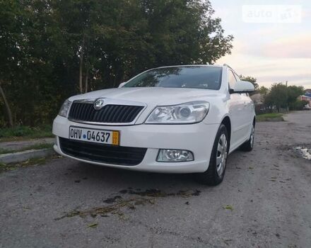 Белый Шкода Октавия, объемом двигателя 1.6 л и пробегом 255 тыс. км за 9100 $, фото 18 на Automoto.ua