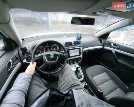 Білий Шкода Октавія, об'ємом двигуна 1.6 л та пробігом 330 тис. км за 6700 $, фото 23 на Automoto.ua