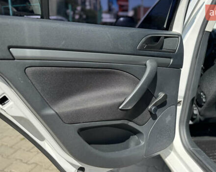 Білий Шкода Октавія, об'ємом двигуна 1.6 л та пробігом 293 тис. км за 7500 $, фото 19 на Automoto.ua