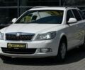 Белый Шкода Октавия, объемом двигателя 1.6 л и пробегом 320 тыс. км за 8000 $, фото 2 на Automoto.ua