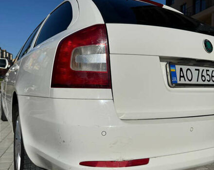 Шкода Октавия 2011 в Ужгороде на Automoto.ua Белый Шкода Октавия, объемом двигателя 1.97 л и пробегом 278 тыс. км за 8500 $, фото 7 на Automoto.ua