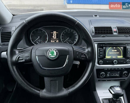 Белый Шкода Октавия, объемом двигателя 1.8 л и пробегом 231 тыс. км за 9100 $, фото 24 на Automoto.ua