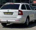 Белый Шкода Октавия, объемом двигателя 1.6 л и пробегом 320 тыс. км за 8000 $, фото 5 на Automoto.ua