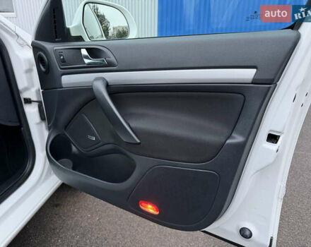 Белый Шкода Октавия, объемом двигателя 1.8 л и пробегом 231 тыс. км за 9100 $, фото 45 на Automoto.ua