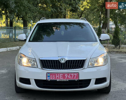 Білий Шкода Октавія, об'ємом двигуна 1.6 л та пробігом 261 тис. км за 7400 $, фото 3 на Automoto.ua