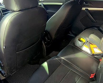 Белый Шкода Октавия, объемом двигателя 1.6 л и пробегом 204 тыс. км за 8600 $, фото 7 на Automoto.ua