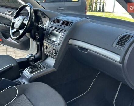 Белый Шкода Октавия, объемом двигателя 1.2 л и пробегом 235 тыс. км за 6900 $, фото 23 на Automoto.ua