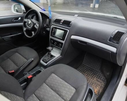 Білий Шкода Октавія, об'ємом двигуна 1.6 л та пробігом 330 тис. км за 6700 $, фото 18 на Automoto.ua