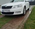 Белый Шкода Октавия, объемом двигателя 1.6 л и пробегом 300 тыс. км за 8000 $, фото 1 на Automoto.ua