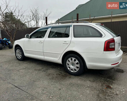 Білий Шкода Октавія, об'ємом двигуна 1.6 л та пробігом 183 тис. км за 7400 $, фото 7 на Automoto.ua