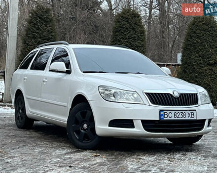 Белый Шкода Октавия, объемом двигателя 1.6 л и пробегом 299 тыс. км за 6999 $, фото 2 на Automoto.ua