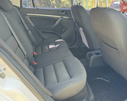 Білий Шкода Октавія, об'ємом двигуна 1.6 л та пробігом 293 тис. км за 7500 $, фото 25 на Automoto.ua