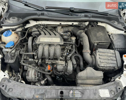 Білий Шкода Октавія, об'ємом двигуна 1.6 л та пробігом 183 тис. км за 7400 $, фото 42 на Automoto.ua