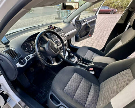 Белый Шкода Октавия, объемом двигателя 1.6 л и пробегом 235 тыс. км за 8000 $, фото 6 на Automoto.ua