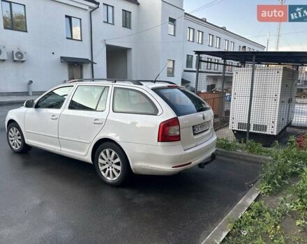 Белый Шкода Октавия, объемом двигателя 1.6 л и пробегом 255 тыс. км за 9100 $, фото 2 на Automoto.ua