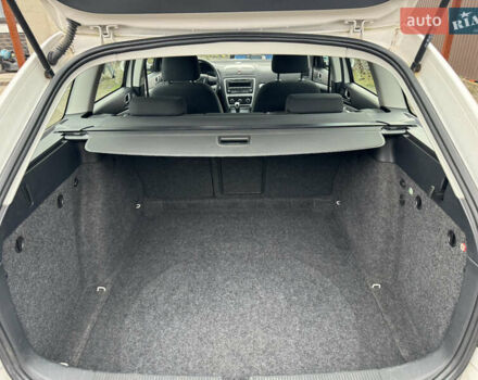 Білий Шкода Октавія, об'ємом двигуна 1.6 л та пробігом 183 тис. км за 7400 $, фото 41 на Automoto.ua