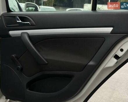 Белый Шкода Октавия, объемом двигателя 1.8 л и пробегом 208 тыс. км за 8700 $, фото 29 на Automoto.ua