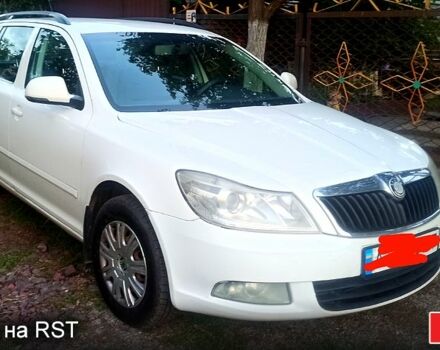 Белый Шкода Октавия, объемом двигателя 1.6 л и пробегом 220 тыс. км за 7500 $, фото 1 на Automoto.ua